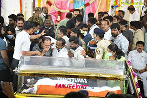 Tollywood Celebs Pay Their Last Respects to Puneeth Rajkumar