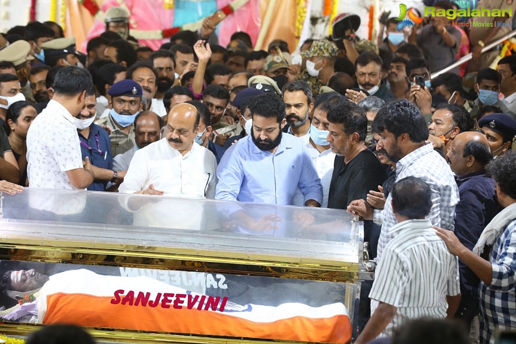 Tollywood Celebs Pay Their Last Respects to Puneeth Rajkumar