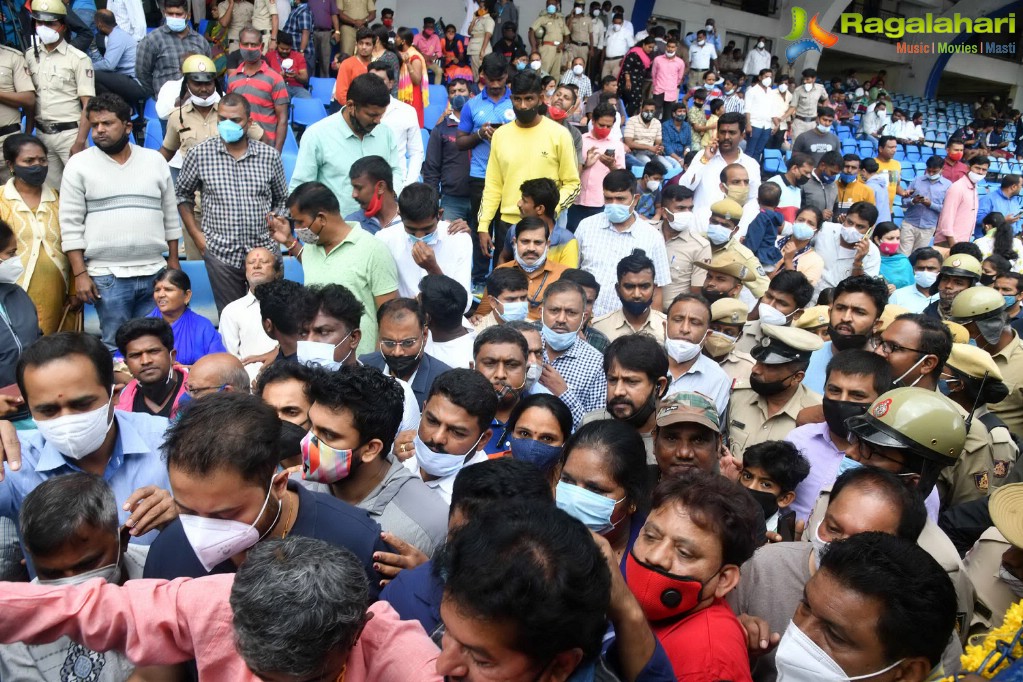 Tollywood Celebs Pay Their Last Respects to Puneeth Rajkumar