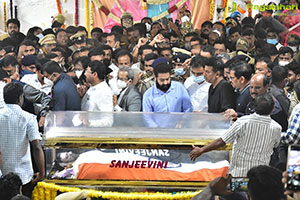 Tollywood Celebs Pay Their Last Respects to Puneeth Rajkumar