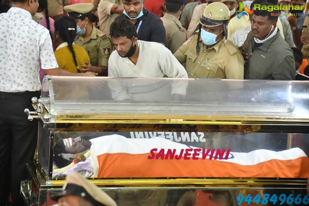 Tollywood Celebs Pay Their Last Respects to Puneeth Rajkumar