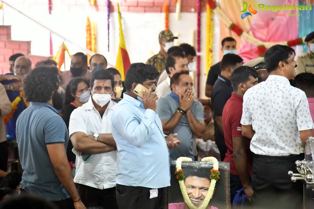 Tollywood Celebs Pay Their Last Respects to Puneeth Rajkumar