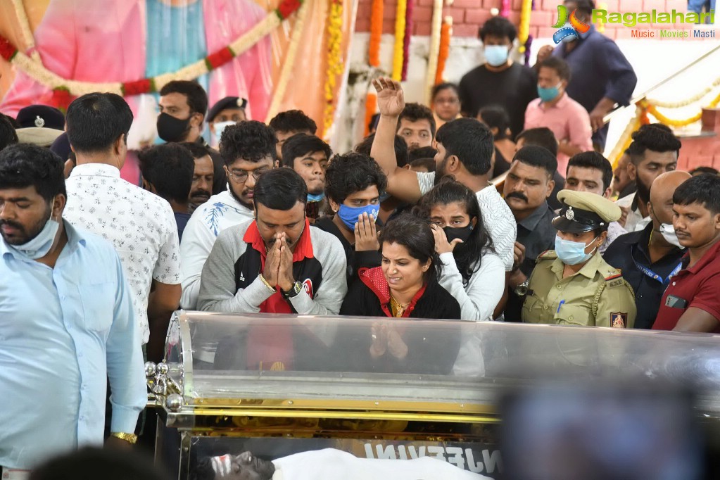 Tollywood Celebs Pay Their Last Respects to Puneeth Rajkumar