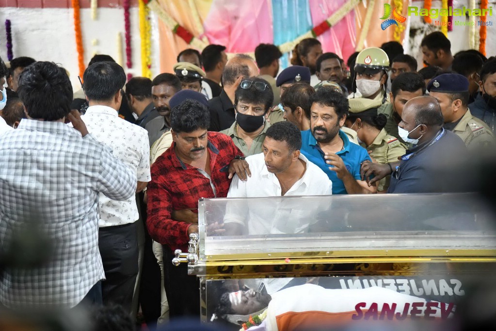 Tollywood Celebs Pay Their Last Respects to Puneeth Rajkumar