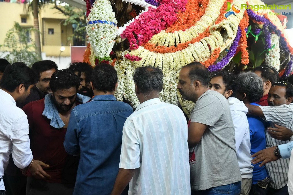 Puneeth Rajkumar's Last Rites At Kanteerava Studio