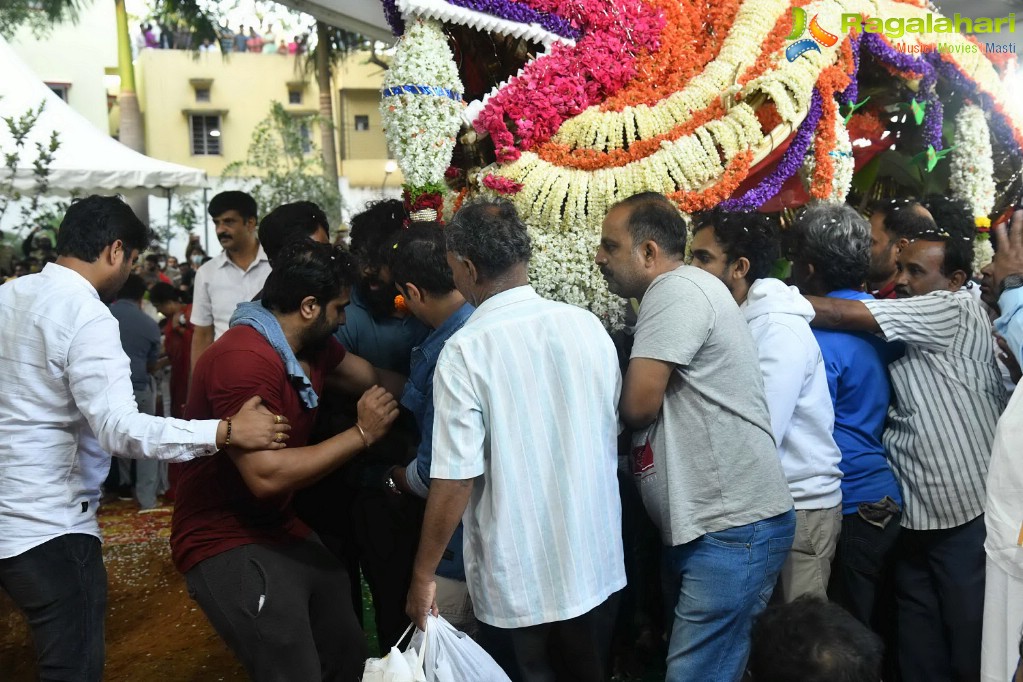 Puneeth Rajkumar's Last Rites At Kanteerava Studio