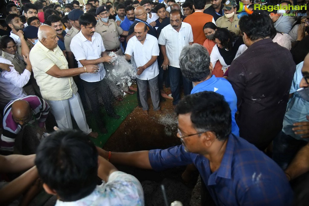 Puneeth Rajkumar's Last Rites At Kanteerava Studio