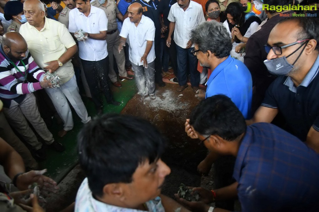 Puneeth Rajkumar's Last Rites At Kanteerava Studio