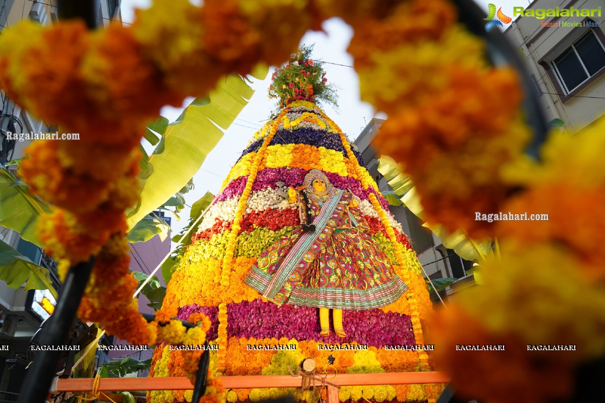 Saddula Bathukamma Festival Celebrations 2021 at Kukatpally, Hyderabad