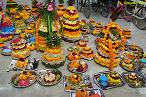 Saddula Bathukamma Festival Celebrations 2021 at Kukatpally