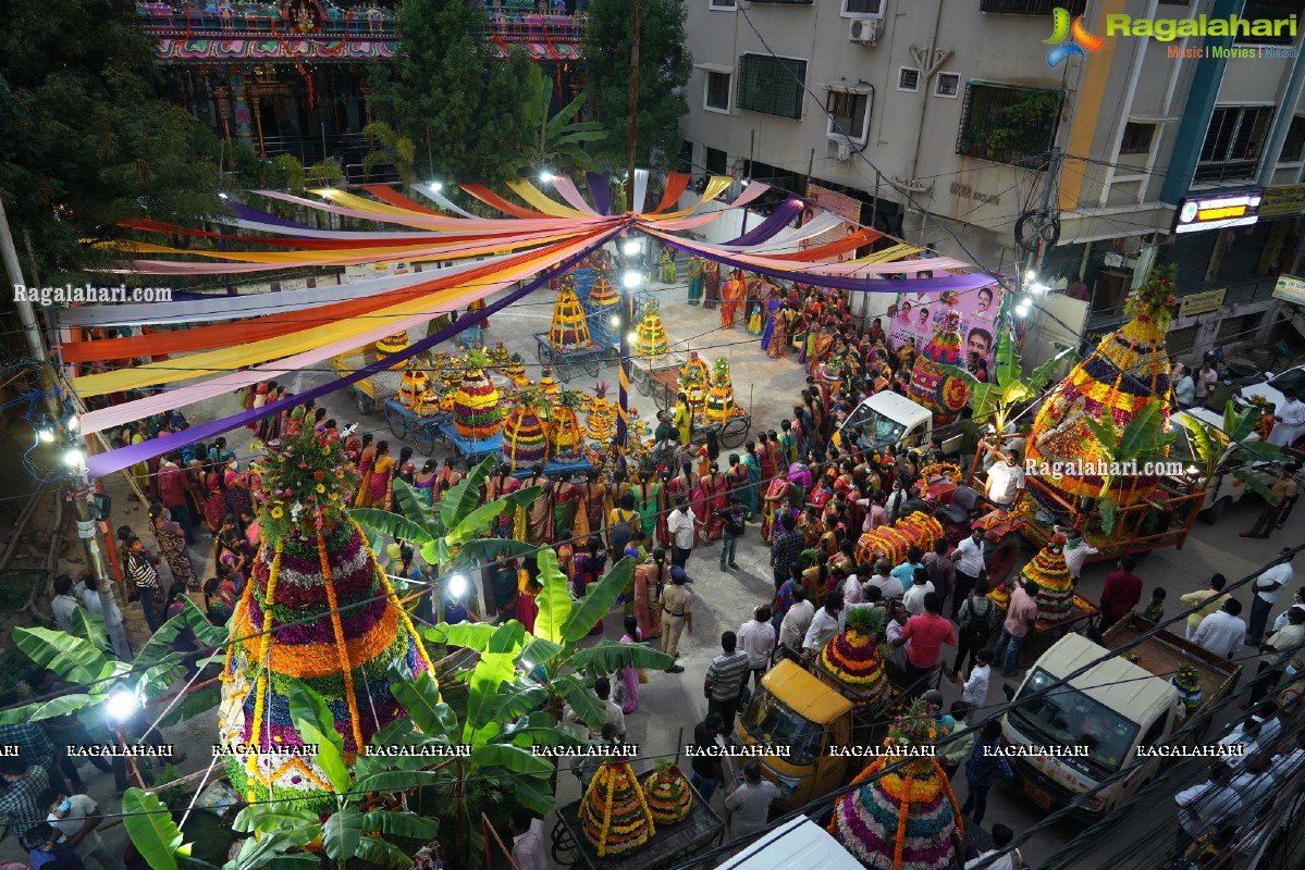 Saddula Bathukamma Festival Celebrations 2021 at Kukatpally, Hyderabad