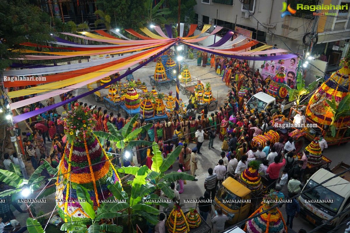 Saddula Bathukamma Festival Celebrations 2021 at Kukatpally, Hyderabad