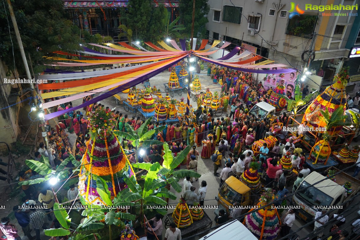 Saddula Bathukamma Festival Celebrations 2021 at Kukatpally, Hyderabad