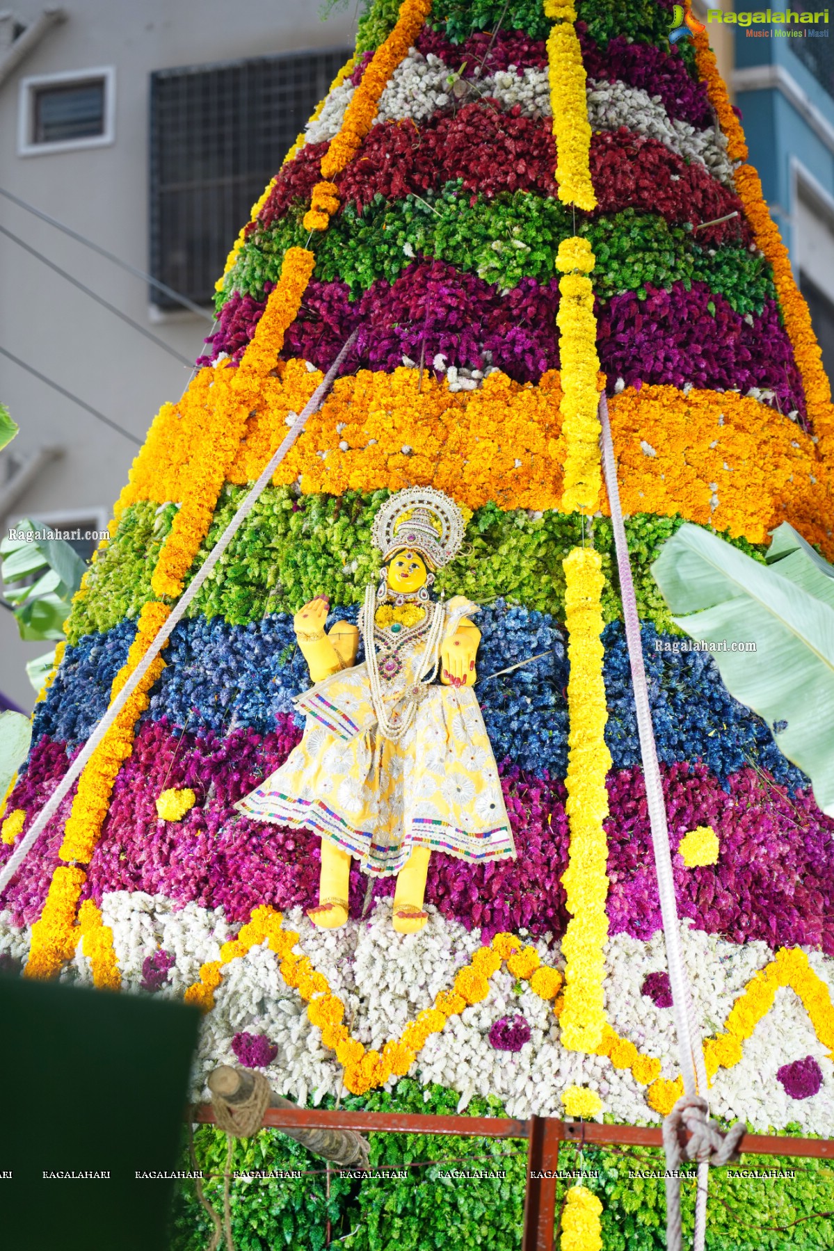 Saddula Bathukamma Festival Celebrations 2021 at Kukatpally, Hyderabad