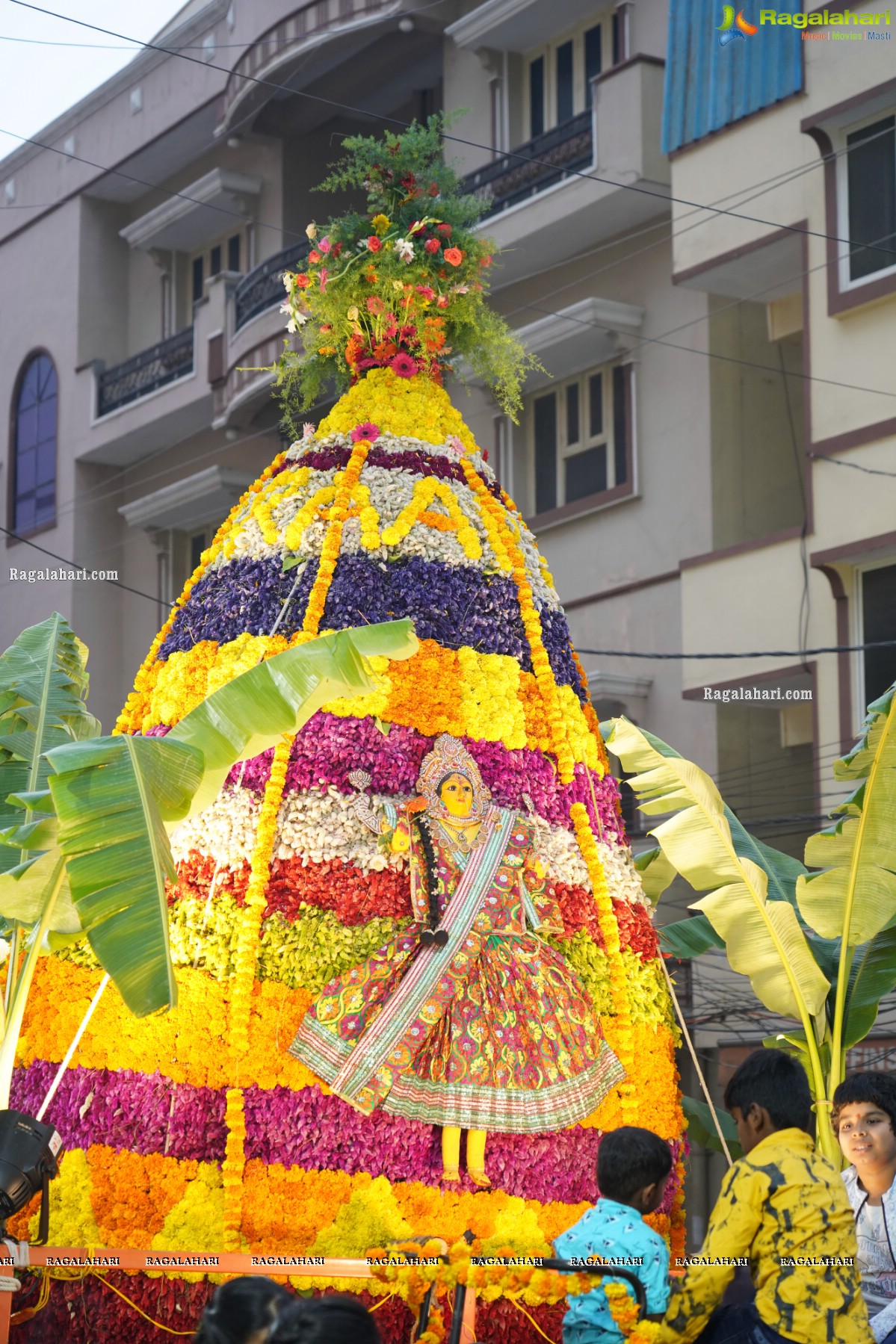 Saddula Bathukamma Festival Celebrations 2021 at Kukatpally, Hyderabad