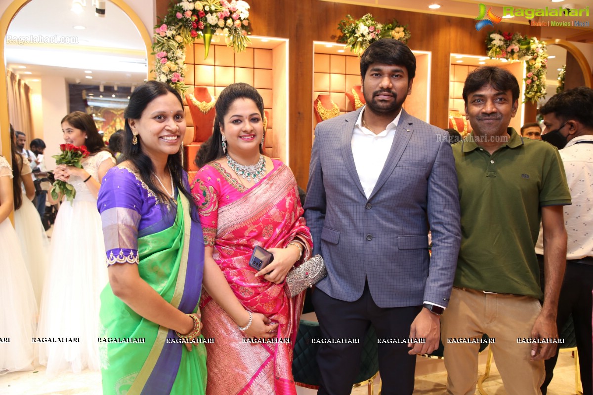 Vega Sri Gold And Diamonds Store Grand Launch at Jubilee Hills, Hyderabad