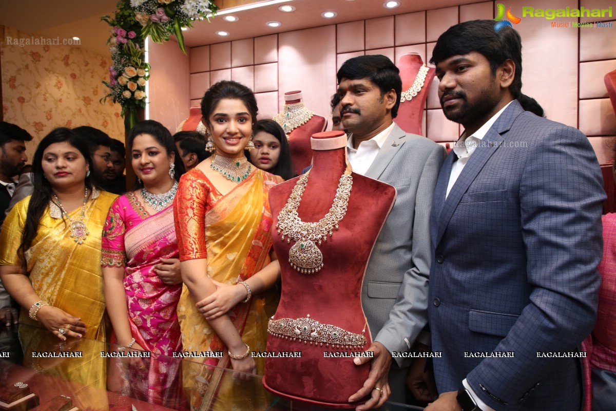 Vega Sri Gold And Diamonds Store Grand Launch at Jubilee Hills, Hyderabad