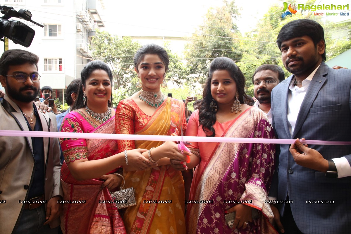 Vega Sri Gold And Diamonds Store Grand Launch at Jubilee Hills, Hyderabad