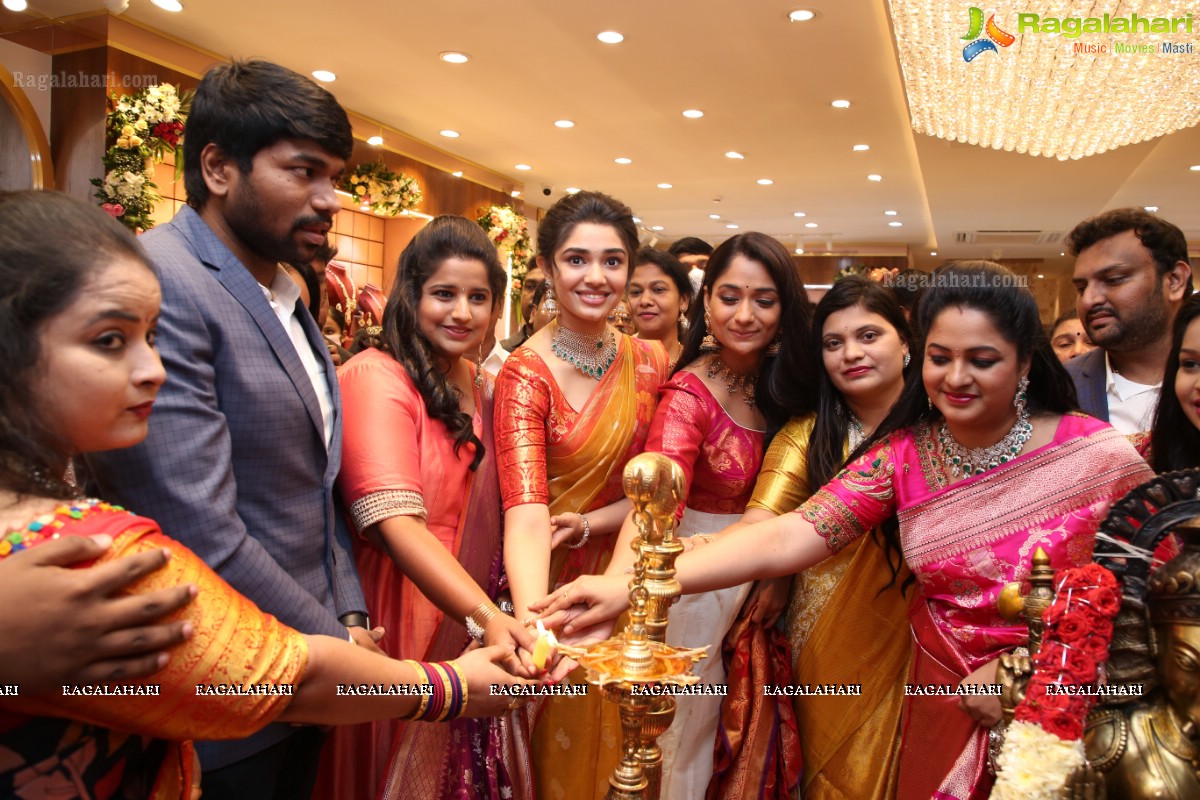 Vega Sri Gold And Diamonds Store Grand Launch at Jubilee Hills, Hyderabad