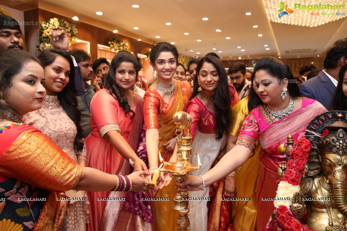 Vega Sri Gold And Diamonds Store Grand Launch at Jubilee Hills, Hyderabad