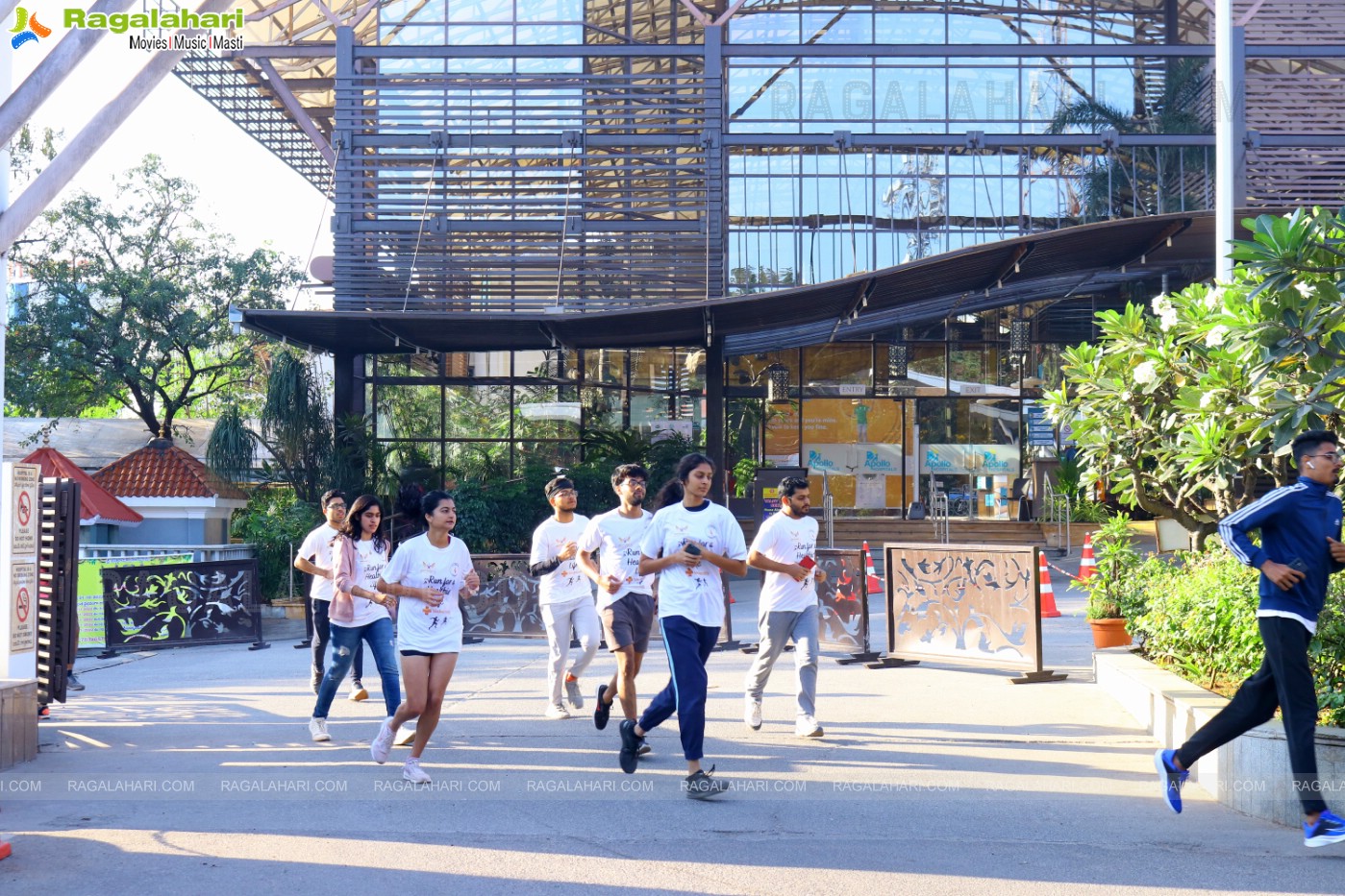 Flag Off of Run To Commemorate The Decennial Celebrations of Apollo Medical College