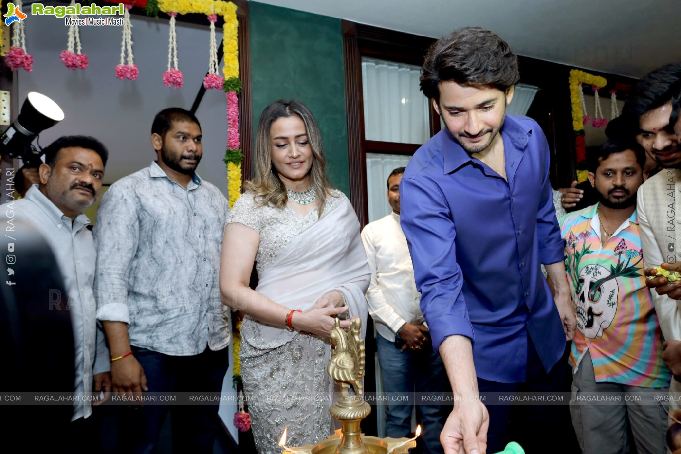 Super Star Mahesh Babu Launch Gowri Signatures Store