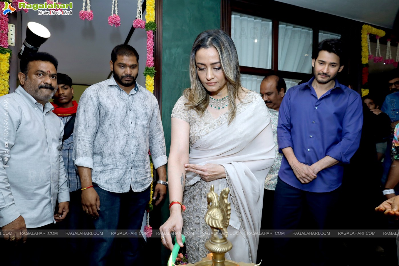 Super Star Mahesh Babu Launch Gowri Signatures Store