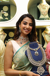 Goyaz Silver Jewellery store Launch by Meenakshi Chaudhary