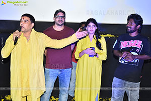 Janaka Aithe Ganaka Movie Premiere Show at Vijayawada