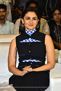 Alia Bhatt's Jigra Movie Pre Release Event