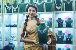 Hi Life Exhibition: October Special Fashion Edition Launch