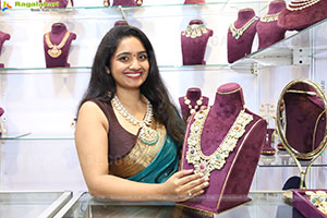 Hi Life Exhibition: October Special Fashion Edition Launch