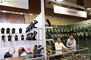 Hi Life Exhibition: October Special Fashion Edition Launch