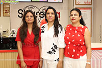 Director Sukumar Launches Sharetea at Inorbit Mall, Hyd