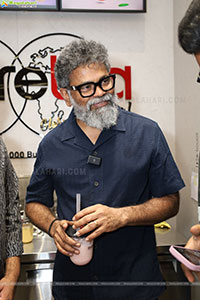 Director Sukumar Launches Sharetea at Inorbit Mall, Hyd