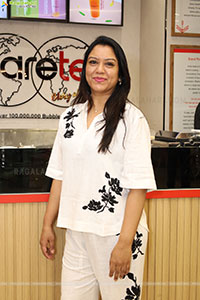 Director Sukumar Launches Sharetea at Inorbit Mall, Hyd