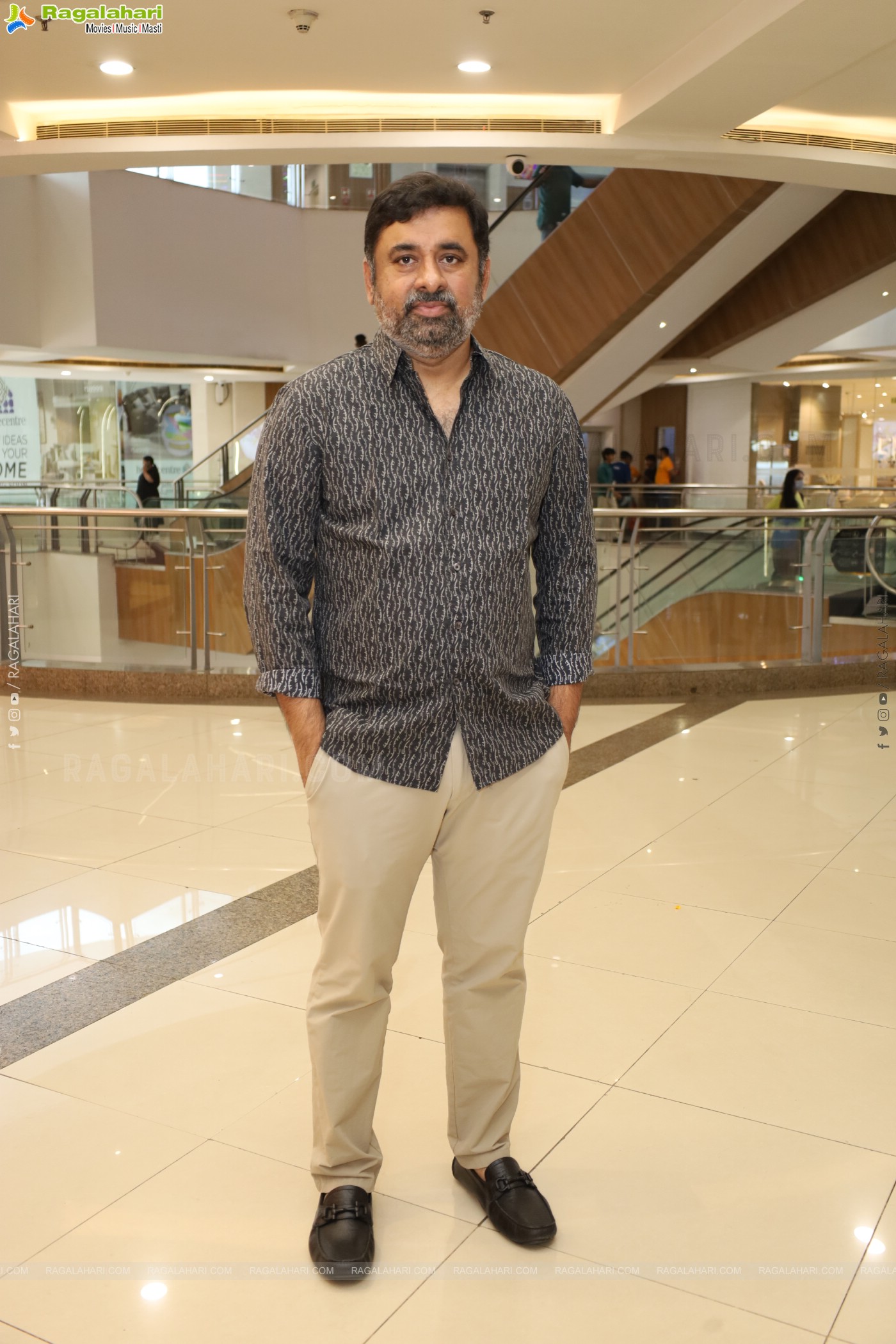 Director Sukumar Launches Sharetea at Inorbit Mall, Hyderabad