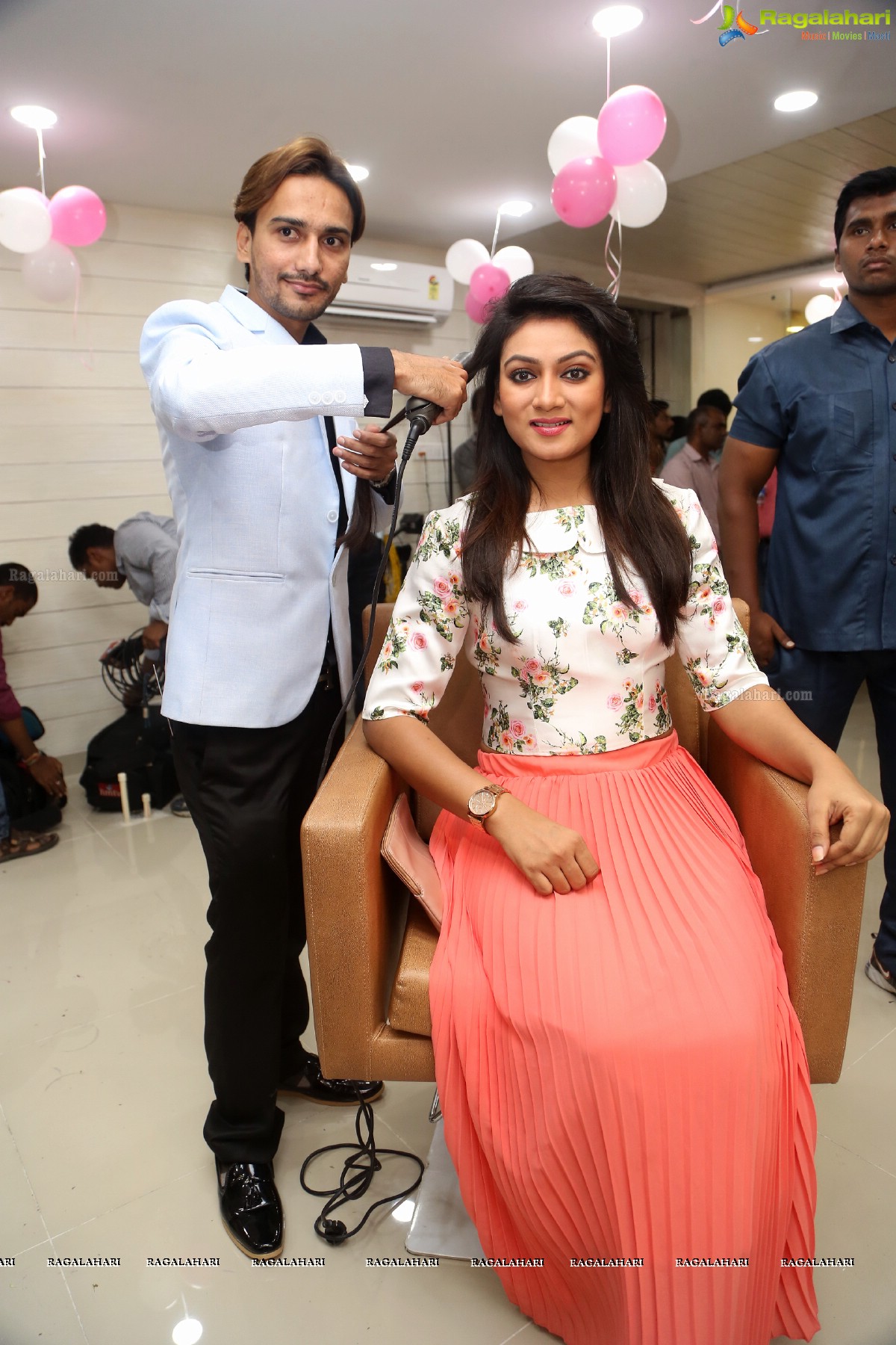 Tejaswi Madivada launches Anoo's Franchise Salon at Madhapur, Hyderabad