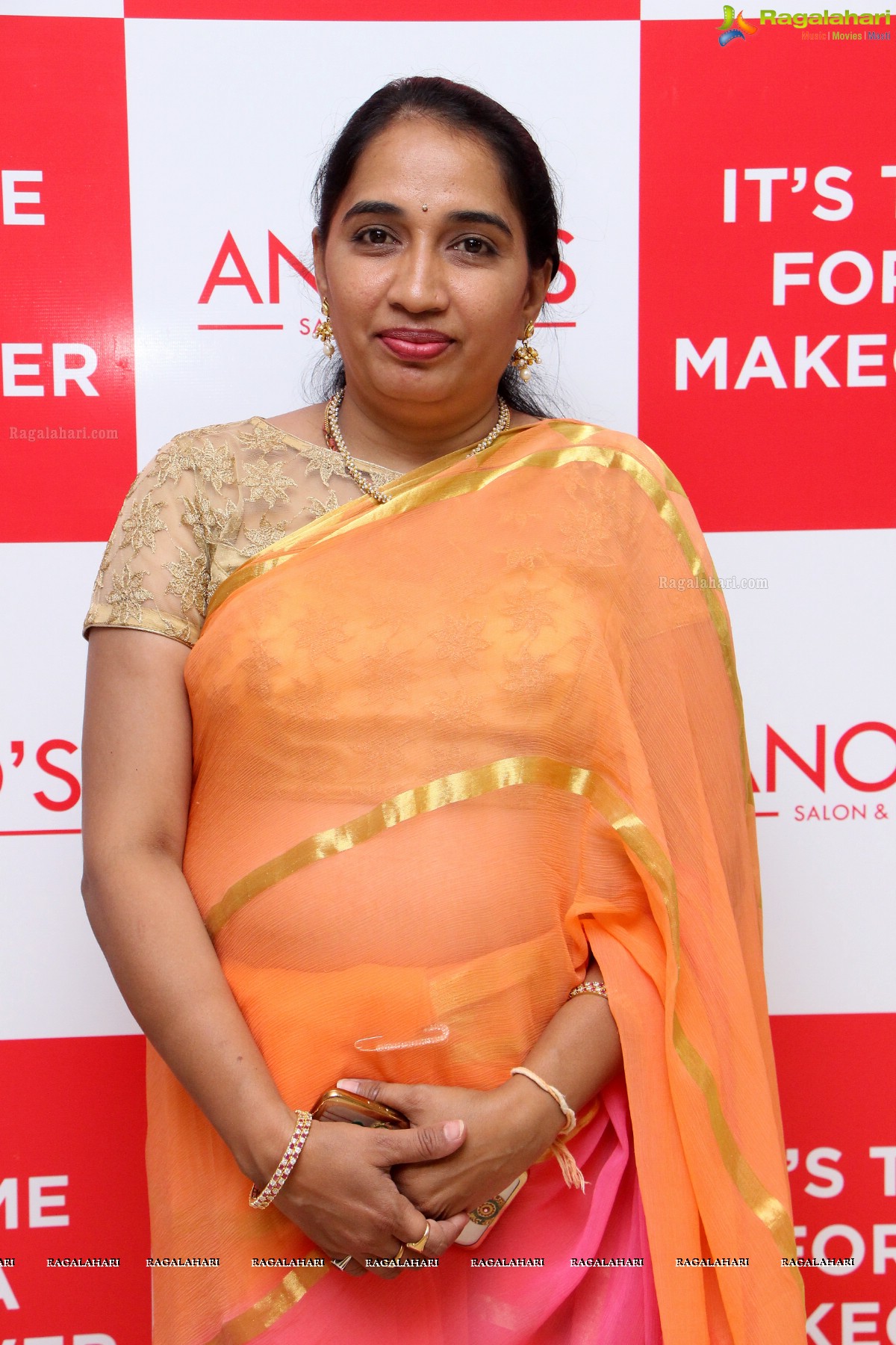 Dhanya Balakrishna launches Anoos Salon & Clinic at Kompally, Hyderabad