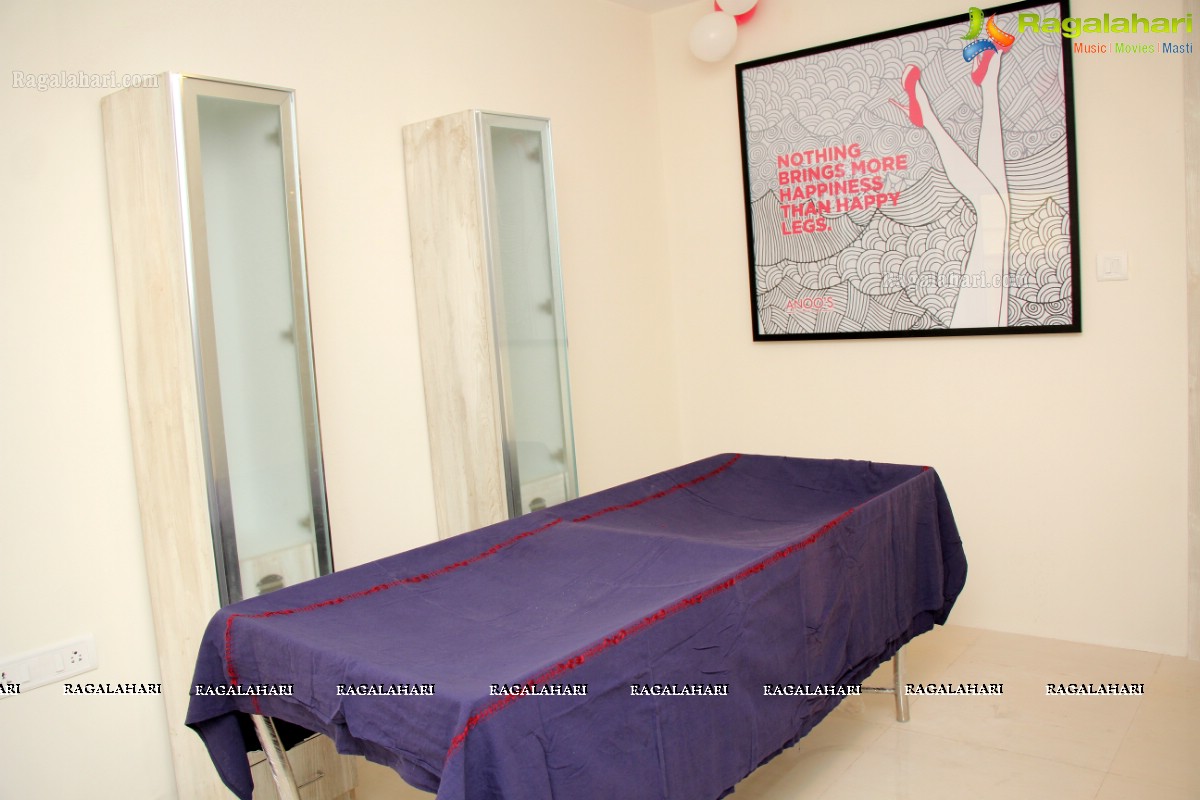 Ritu Varma launches Anoo's Salon and Clinic at Madinaguda, Hyderabad