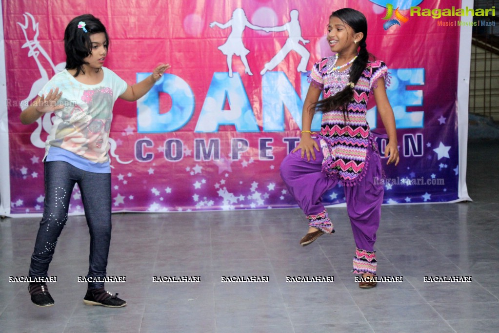 Footlooze Season 5 by Dynamic Dance Zone at St. Joseph Degree and PG College, Hyderabad