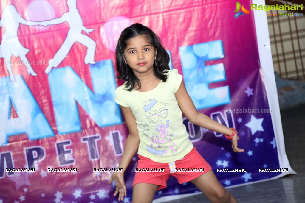 Footlooze Season 5 by Dynamic Dance Zone at St. Joseph Degree and PG College, Hyderabad