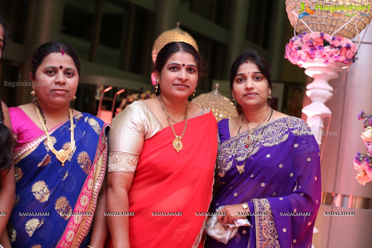 Grand Wedding Reception of Jayesh Mulani-Sonu Khitri at HICC, Novotel, Hyderabad