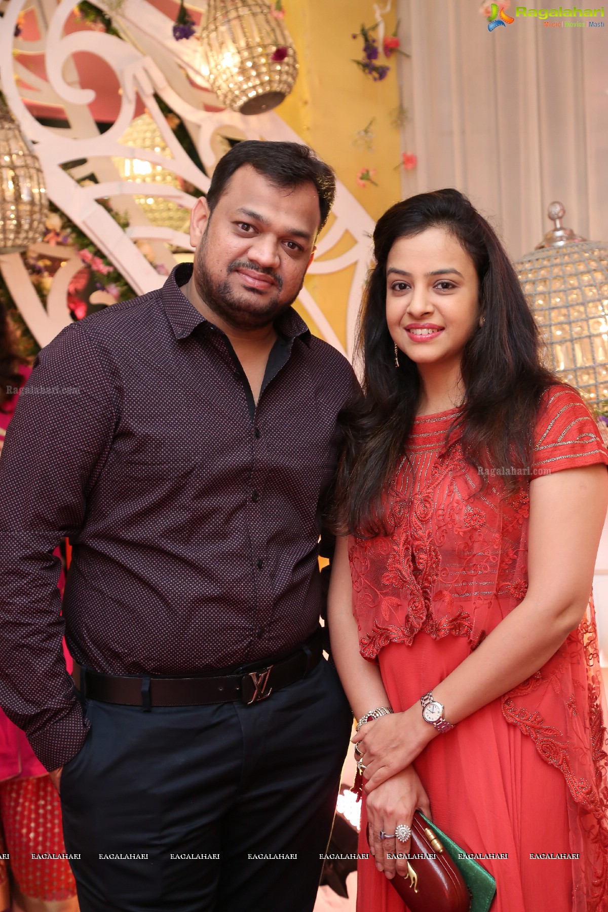 Grand Wedding Reception of Jayesh Mulani-Sonu Khitri at HICC, Novotel, Hyderabad