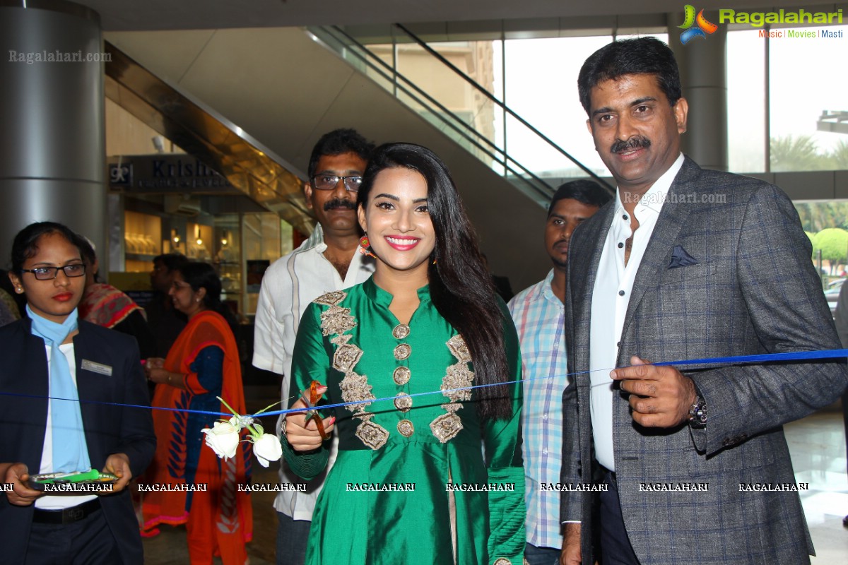 Jyotii Sethi launches Hi-Life Luxury Exhibition at HICC, Hyderabad