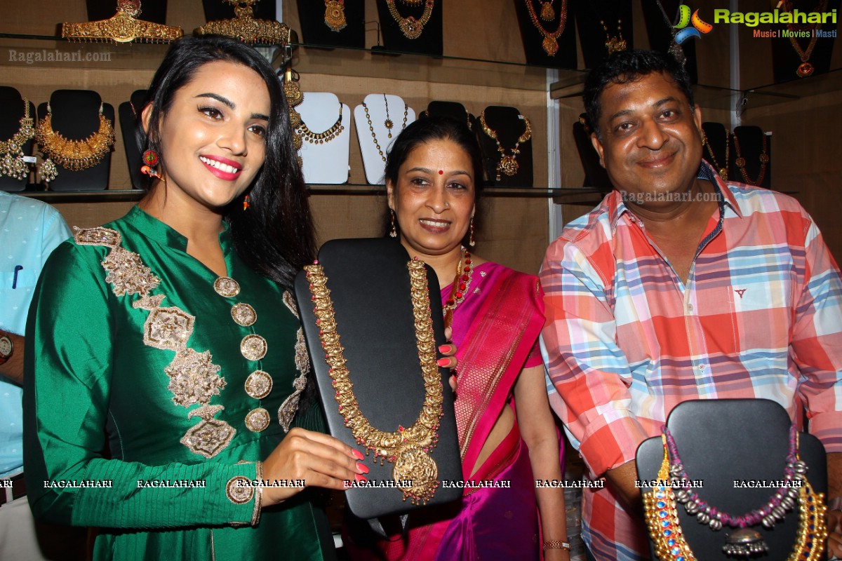 Jyotii Sethi launches Hi-Life Luxury Exhibition at HICC, Hyderabad