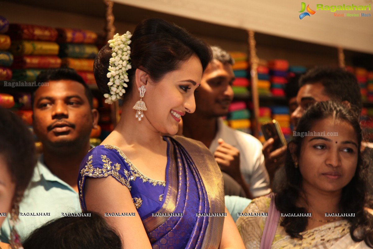 Grand Launch of Kalamandir in Vizag