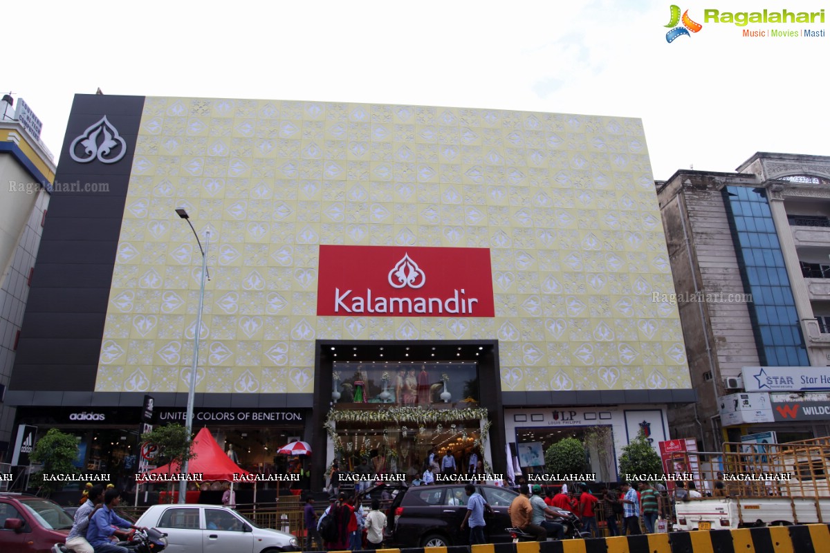 Grand Launch of Kalamandir in Vizag