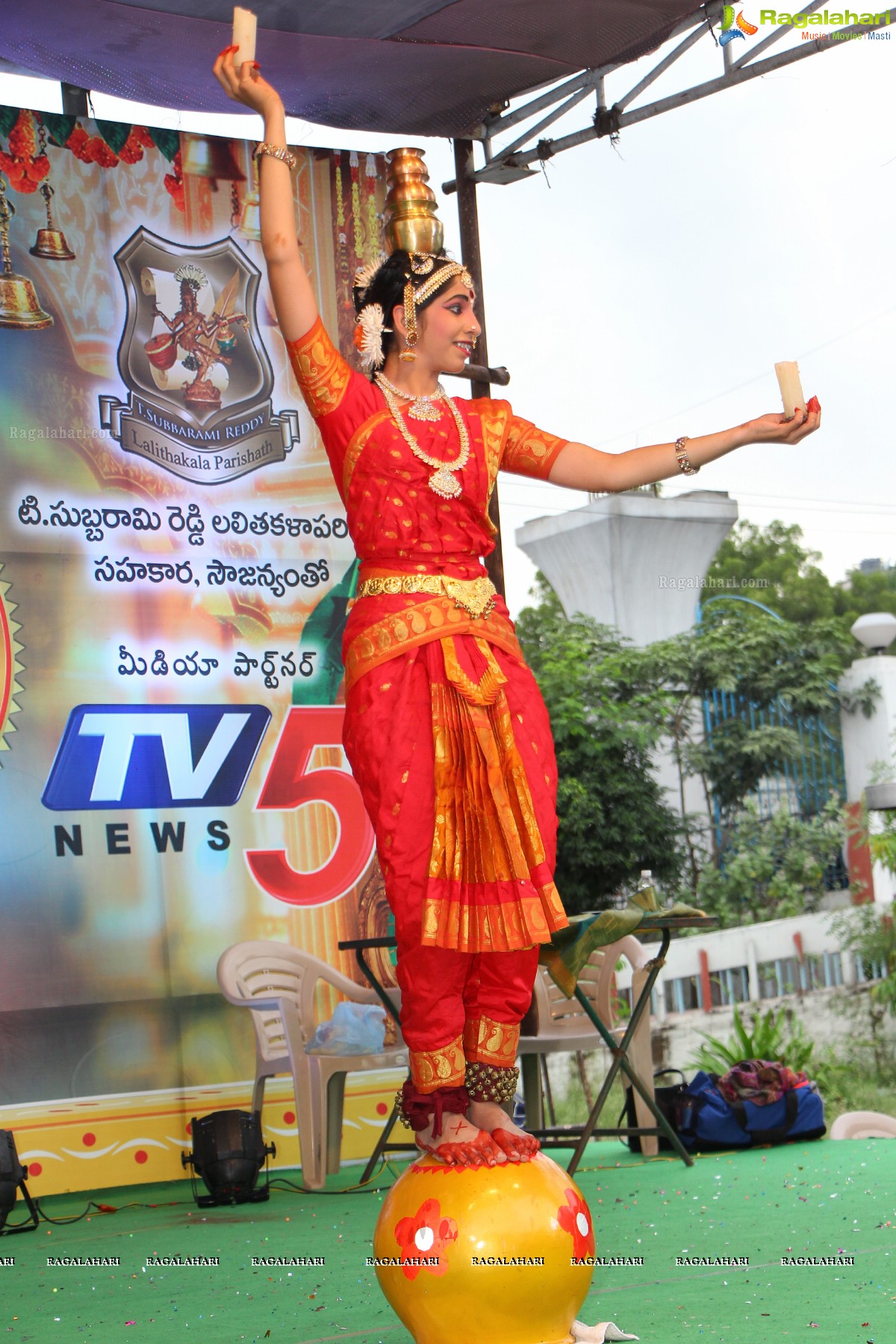 Kalavedika Swarnotsava Vedukalu