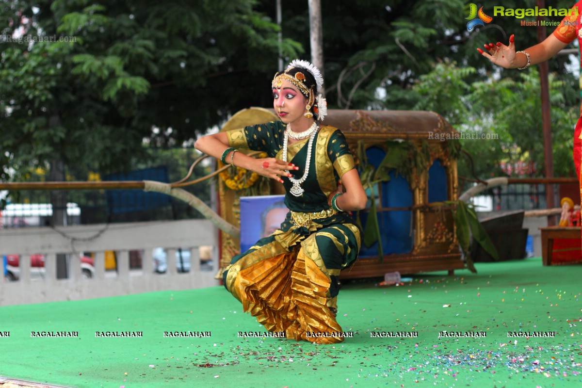 Kalavedika Swarnotsava Vedukalu